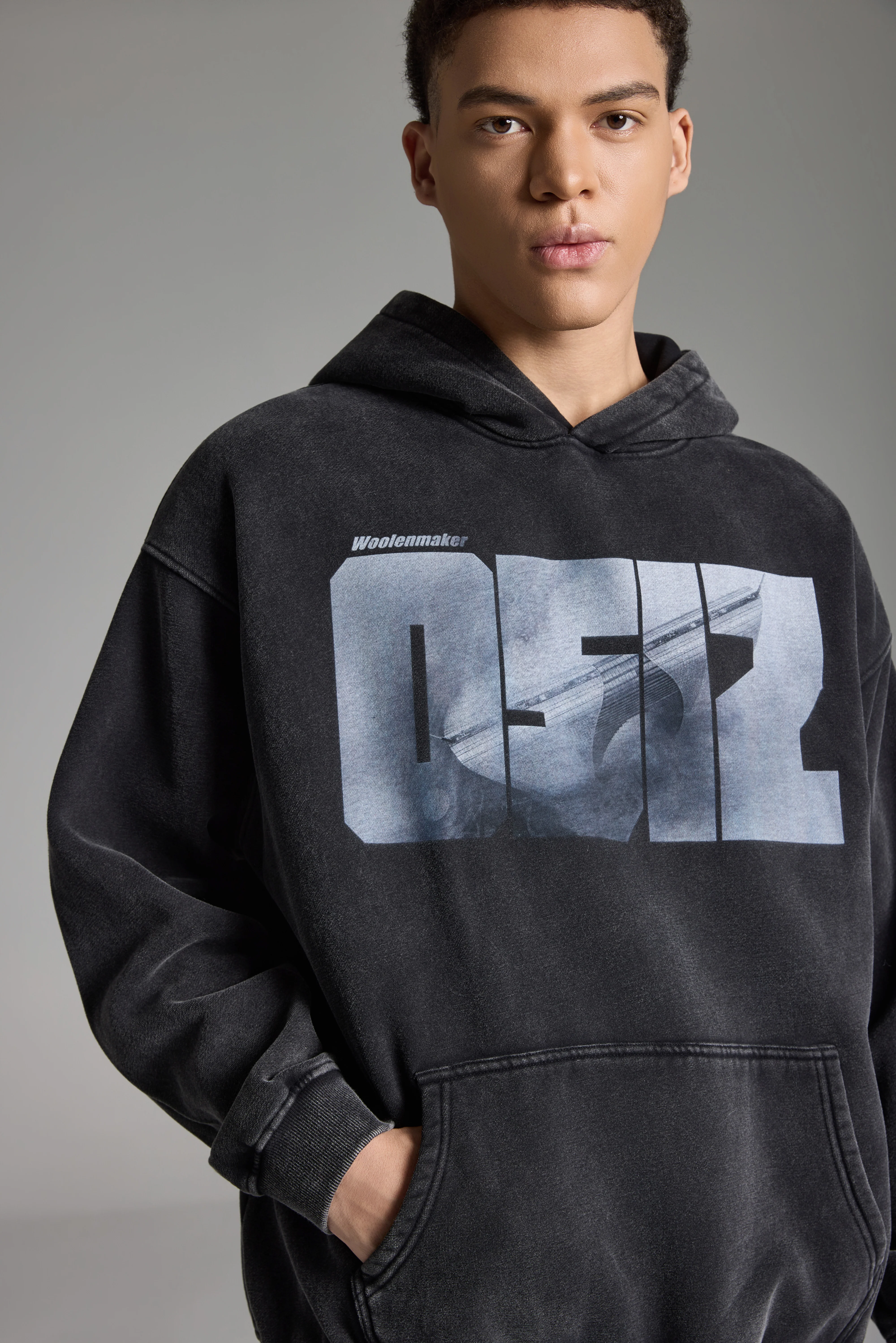 DOWNTOWN Washed Hoodie Black - Image 4