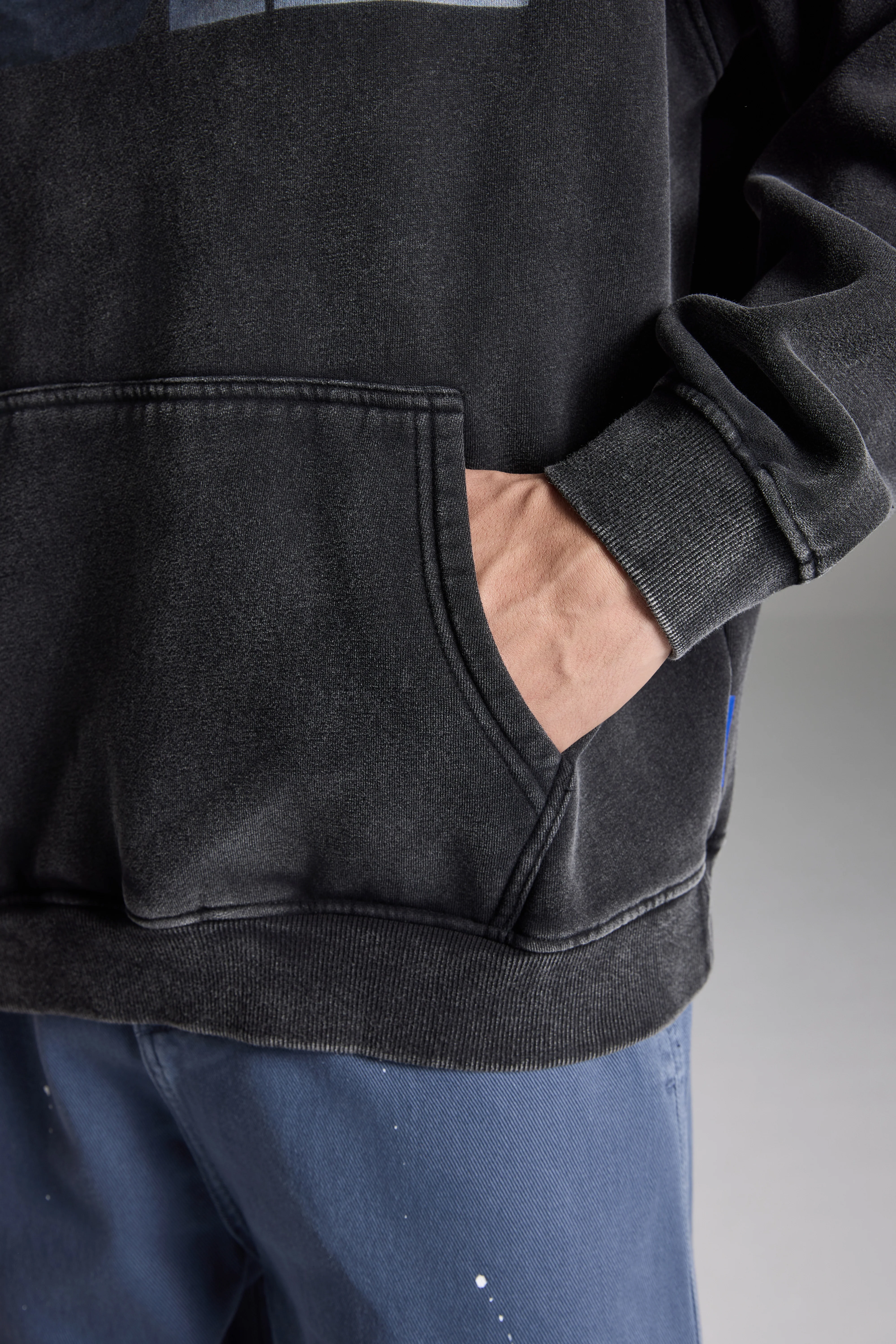 DOWNTOWN Washed Hoodie Black - Image 5