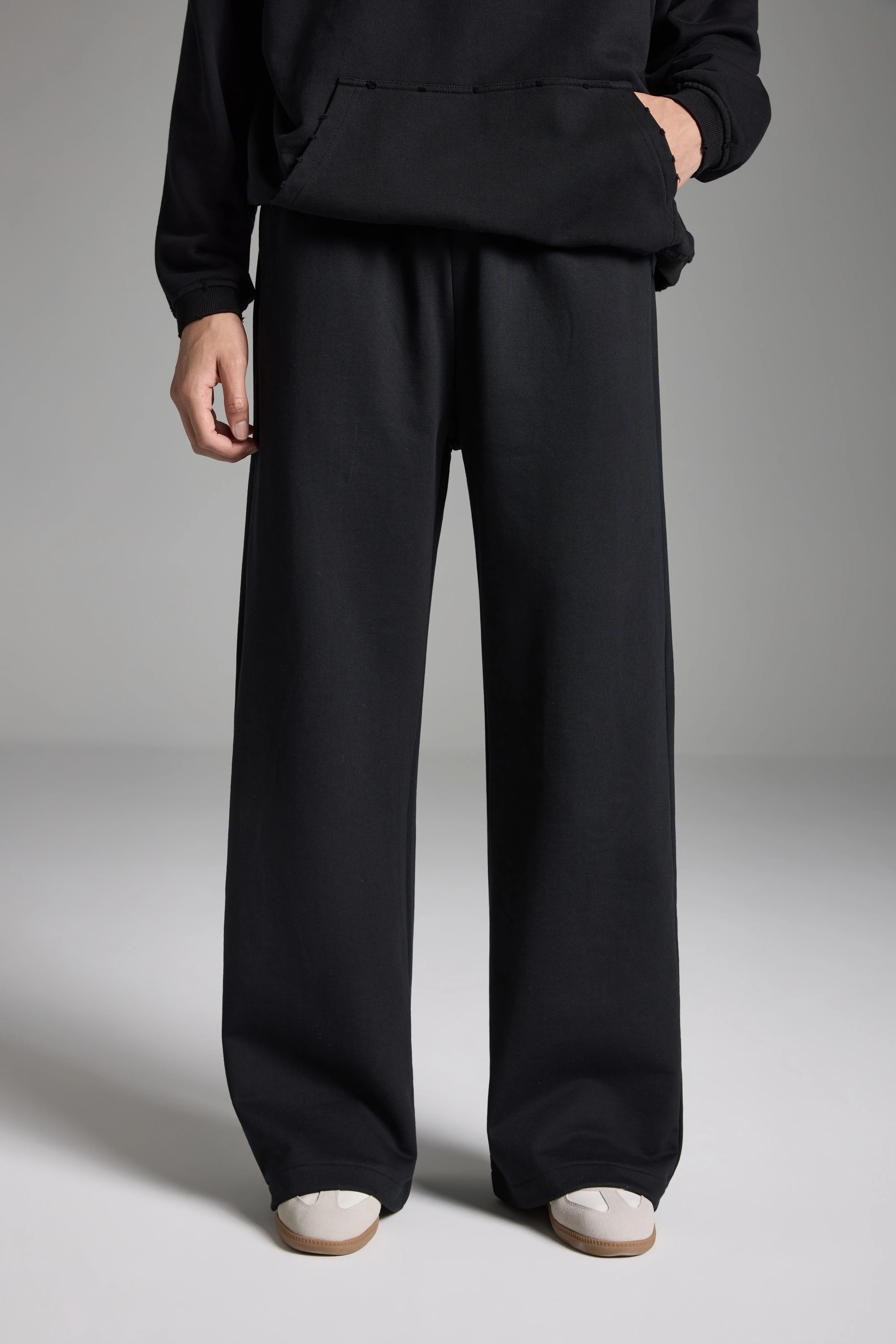 LINDEN Straight Sweatpants Black - Image 4